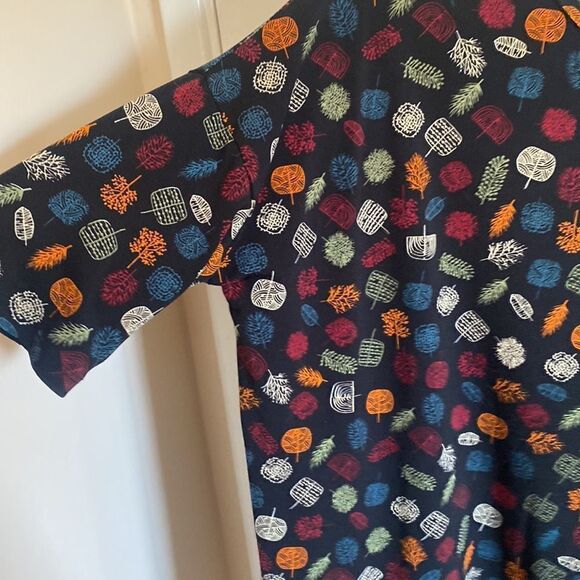 NWOT leaf IRMA top- size Small - Picture 7 of 10